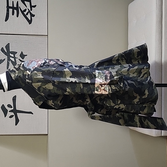 Jacket - Picture 3 of 6